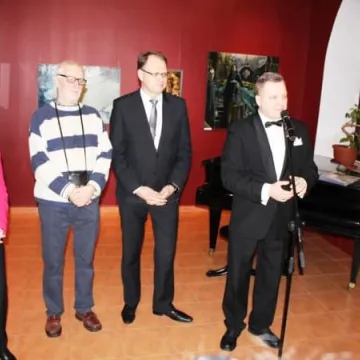 ArtRa. Wystawa radomszczańskich artystów w muzeum