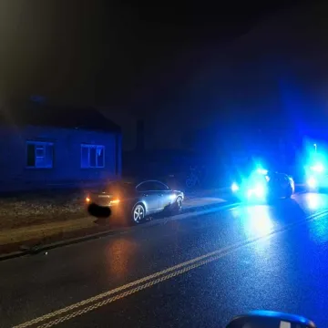 Uderzył w znak i barierę. Miał prawie 2 promile