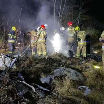 Pożar dzikiego wysypiska śmieci w Borowiecku-Kolonii