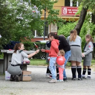 Dzień Flagi z harcerzami