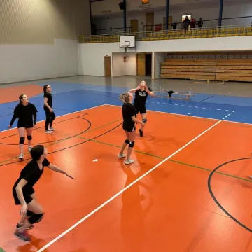 Wystartowała Amatorska Liga Siatkówki Kobiet w Radomsku