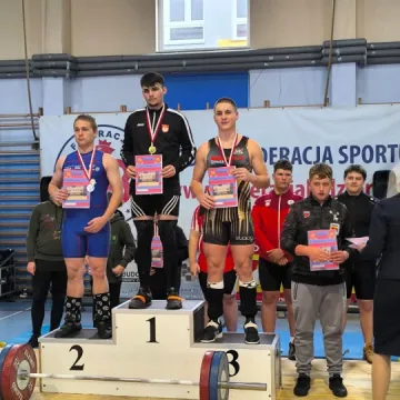 Herosi z Radomska z medalami w Dobryszycach