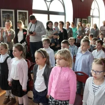 Przedszkolaki pamiętają o Święcie Niepodległości