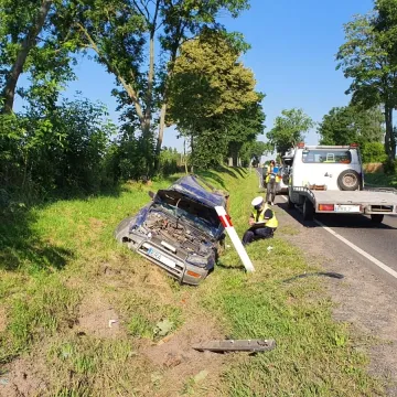 [AKTUALIZACJA] Gm. Ładzice: dwa samochody dachowały