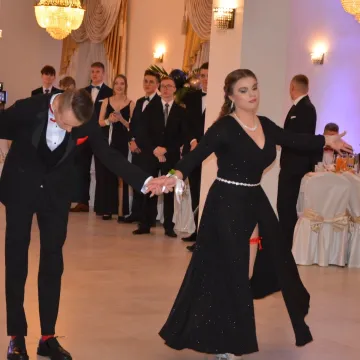 Bal studniówkowy maturzystów z Przedborza