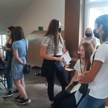 Maturzyści z I LO w Radomsku odbierali świadectwa dojrzałości