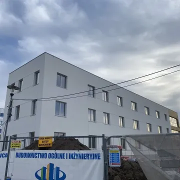 Budowa nowego obiektu przy szpitalu w Radomsku na finiszu