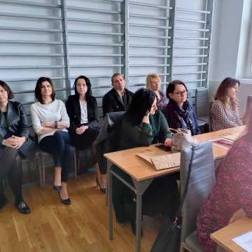 Nauczyciele na konferencji „Uczeń obcojęzyczny w polskiej szkole” w PSP nr 7 w Radomsku