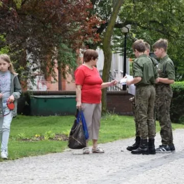 Dzień Flagi z harcerzami
