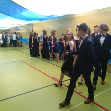 Bal na zakończenie ósmej klasy w PSP nr 2 w Radomsku