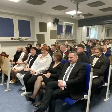 [WIDEO] To był ich dzień. Maturzyści z ZSDiOŚ oficjalnie zakończyli szkołę