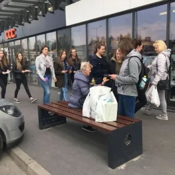 Uliczny happening uczniów Mechanika