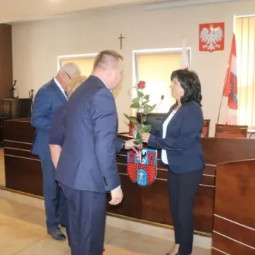 Ślubowanie radnej Grażyny Strojkowskiej