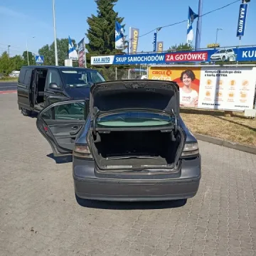 Grupa kradnąca luksusowe auta rozbita przez łódzkich policjantów