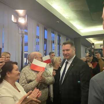 [WIDEO] Tłumy na spotkaniu z Przemysławem Czarnkiem w Radomsku