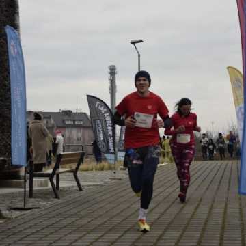 [WIDEO] Glinianki parkRUN w Radomsku. Bieg dla zdrowia i WOŚP 2025