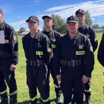 [WIDEO] Powiatowe Zawody Sportowo-Pożarnicze OSP w Kamieńsku: rywalizacja na najwyższym poziomie