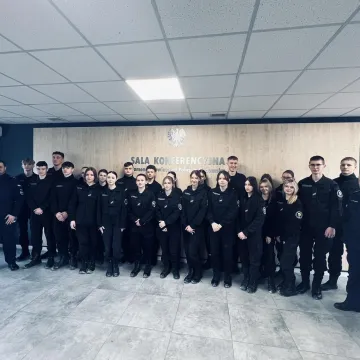 Uczniowie „mechanika” z wizytą w KPP w Radomsku