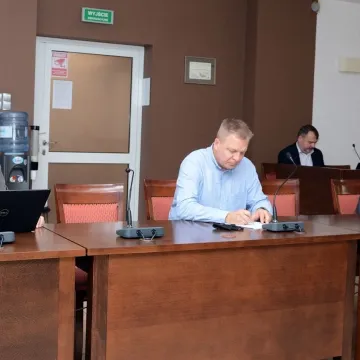 Zmiany w powiatowym budżecie. Więcej pieniędzy na inwestycje drogowe