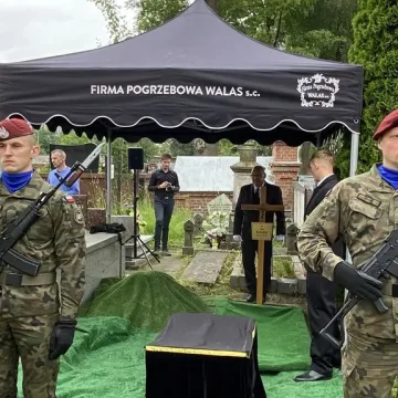 Ekshumowany Jan Kowalski spoczął na Cmentarzu Starym w Radomsku