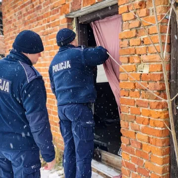 Zimowe mrozy. Policja sprawdza miejsca przebywania osób bezdomnych