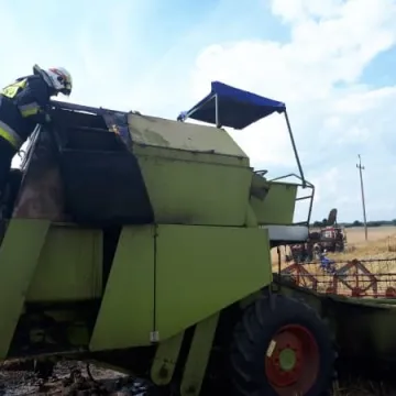 Na polu w Czechowcu spłonął kombajn i 3 ary ścierniska