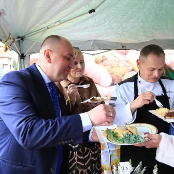 Lokalne tradycje w centrum uwagi podczas święta ziemniaka w Dmeninie