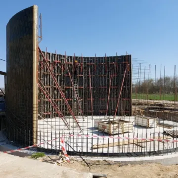 Przy ul. Portowej w Radomsku trwa budowa studni głębinowych