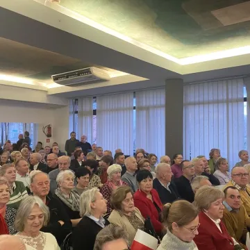 Tłumy na spotkaniu z Przemysławem Czarnkiem w Radomsku