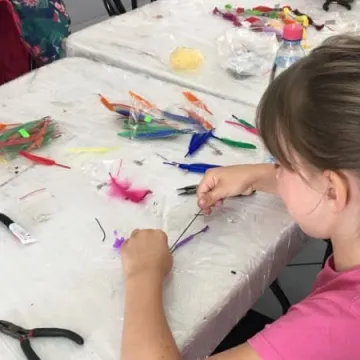 Warsztaty tworzenia biżuterii w MDK