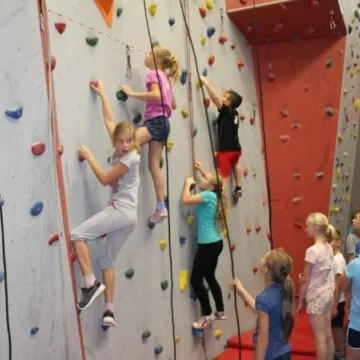 Ruszyły pierwsze powiatowe zawody wspinaczkowe