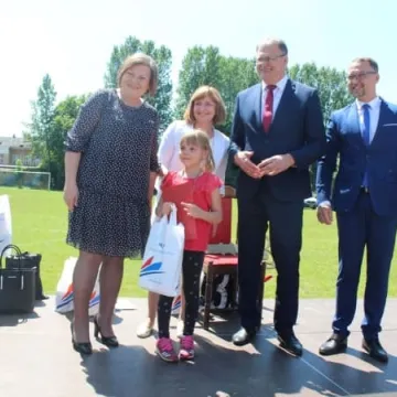 Barwny korowód z okazji Dnia Dziecka