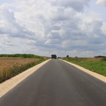 Finał prac na drodze powiatowej w miejscowości Zagórze