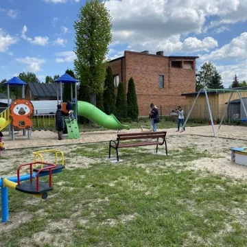 Sucha Wieś: nowy plac zabaw oddany do użytku. Z konfliktem w tle...