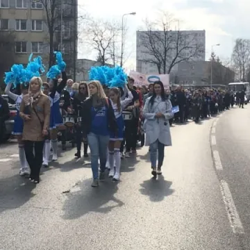 Pochód ulicami miasta - VII Radomszczańskie Dni Autyzmu
