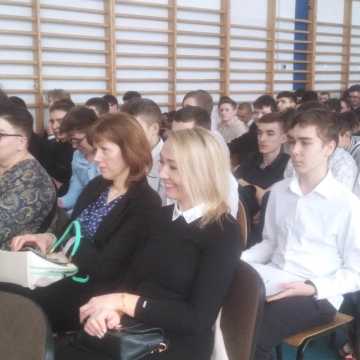 Uczniowie pierwszych klas ZSP 1 w Radomsku złożyli ślubowanie