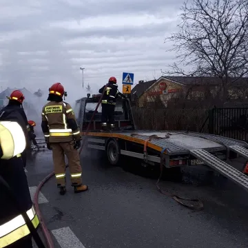 Pożar samochodu w Kobielach Wielkich