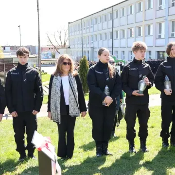 W ZSP nr 1 w Radomsku odsłonięto Dąb Pamięci