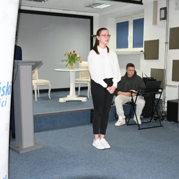 W „drzewniaku” w Radomsku recytowali w obcych językach