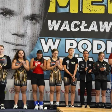 Podnoszenie ciężarów w hołdzie trenerowi Wacławowi Tomalce