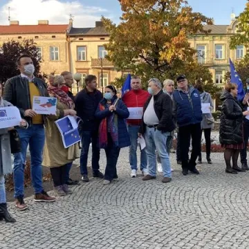 Prounijna manifestacja w Radomsku: „Zostajemy”, „Zostajemy”!