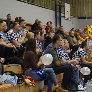 Trzy sety, trzy punkty. METPRIM Volley Radomsko zwycięża z SMS PZPS Spała III