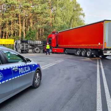 [AKTUALIZACJA] Droga w Gałkowicach Starych jest zablokowana. Zderzyły się dwa pojazdy. Jedna osoba trafiła do szpitala