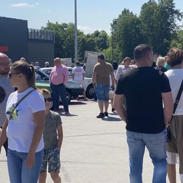 Auto - Moto Weteran 6.  W Radomsku zaparkowały motoryzacyjne legendy