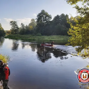 Dziecięce sandałki nad brzegiem Pilicy. Służby rozpoczęły poszukiwania