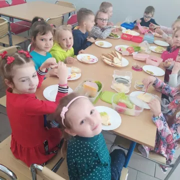 Wiosenne kanapki w PSP nr 8 w Radomsku