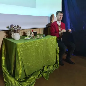 Uczniowie „elektryka” wystawili „Zemstę” Aleksandra Fredry