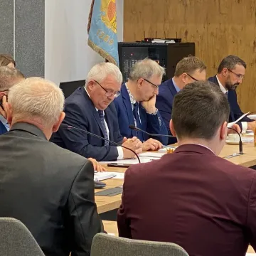 Radny Dębski: każda inwestycja w mieście kończy się skandalem