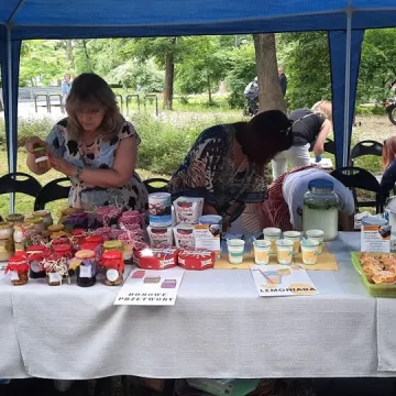 Kiermasz dla Mateusza Czapli w Parku Świętojańskim w Radomsku