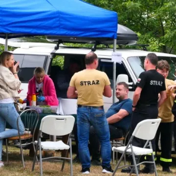 Strażacki piknik rodzinny w Dąbrówce zintegrował mieszkańców